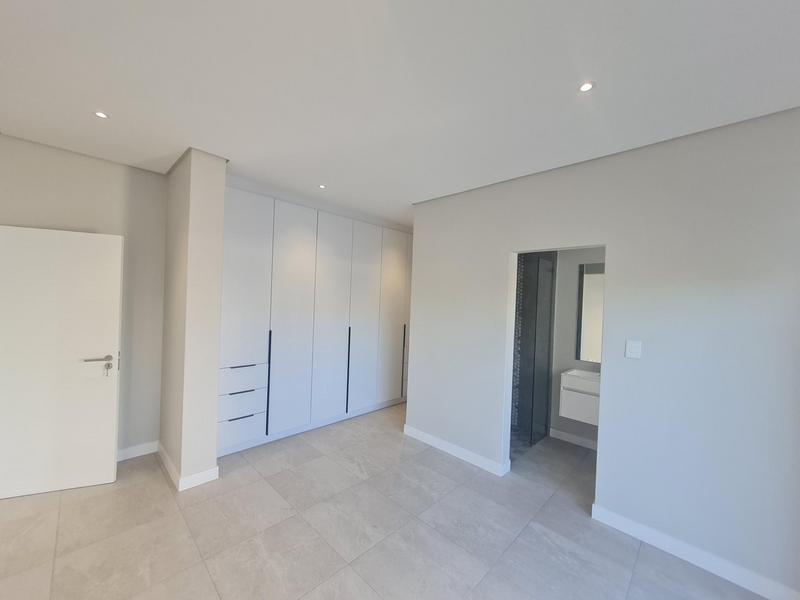 To Let 4 Bedroom Property for Rent in Croydon Western Cape